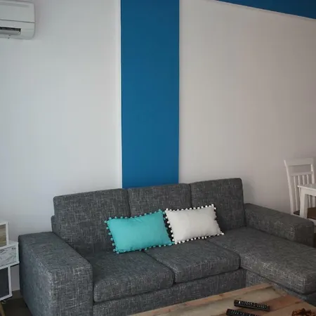 By The Sea 2 Apartment